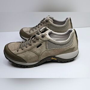 Dansko Paisley Waterproof Walking Shoes Walnut Suede Women's Sz EU 38 US 8